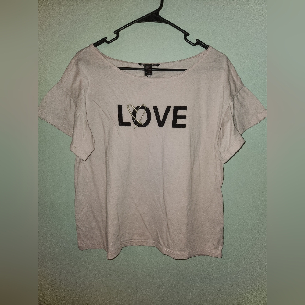 Victoria’s Secret “love” T-shirt. Light pink Large